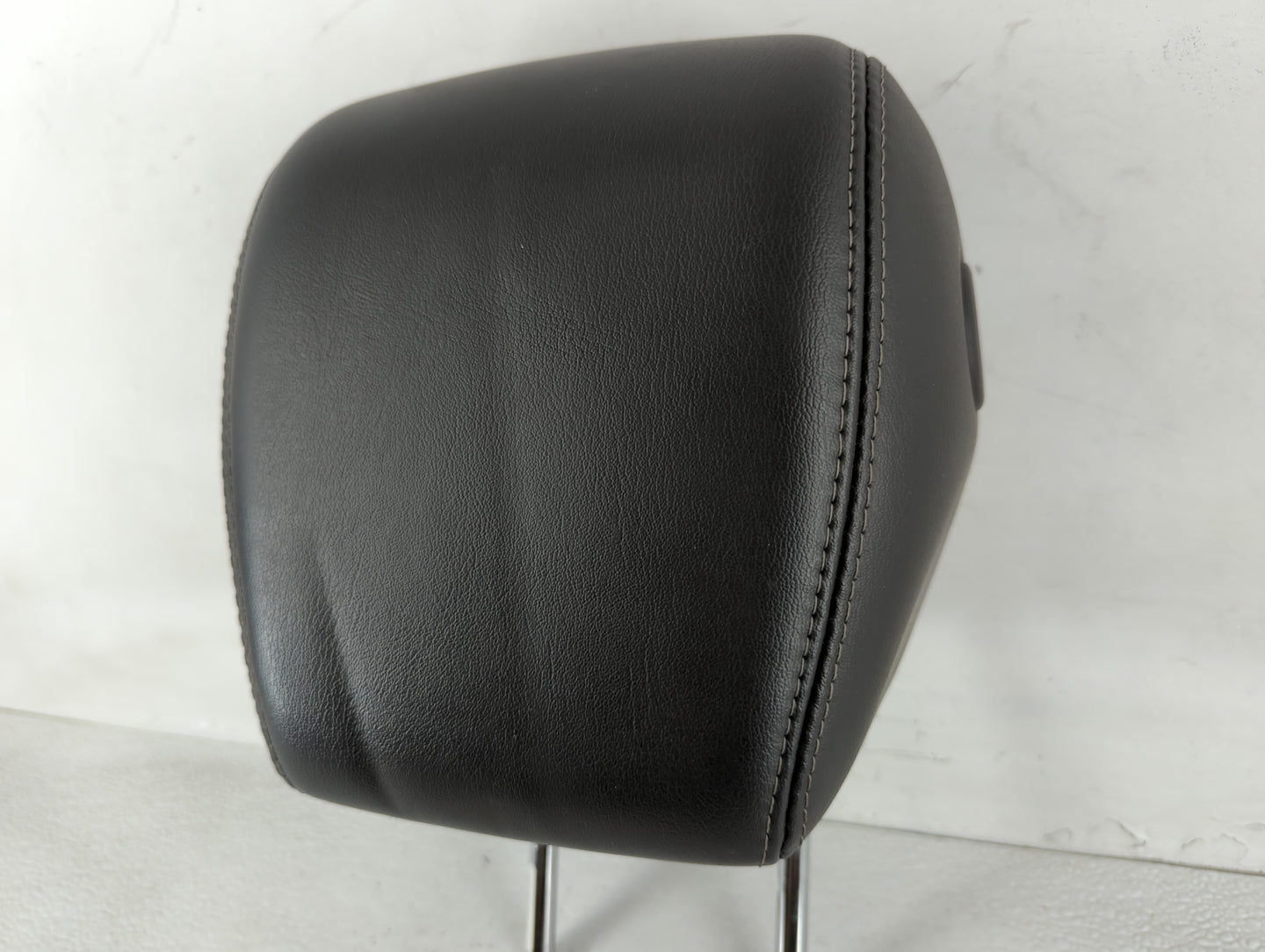2015 Buick Enclave Headrest Head Rest Rear Seat Black - Oemusedautoparts1.com