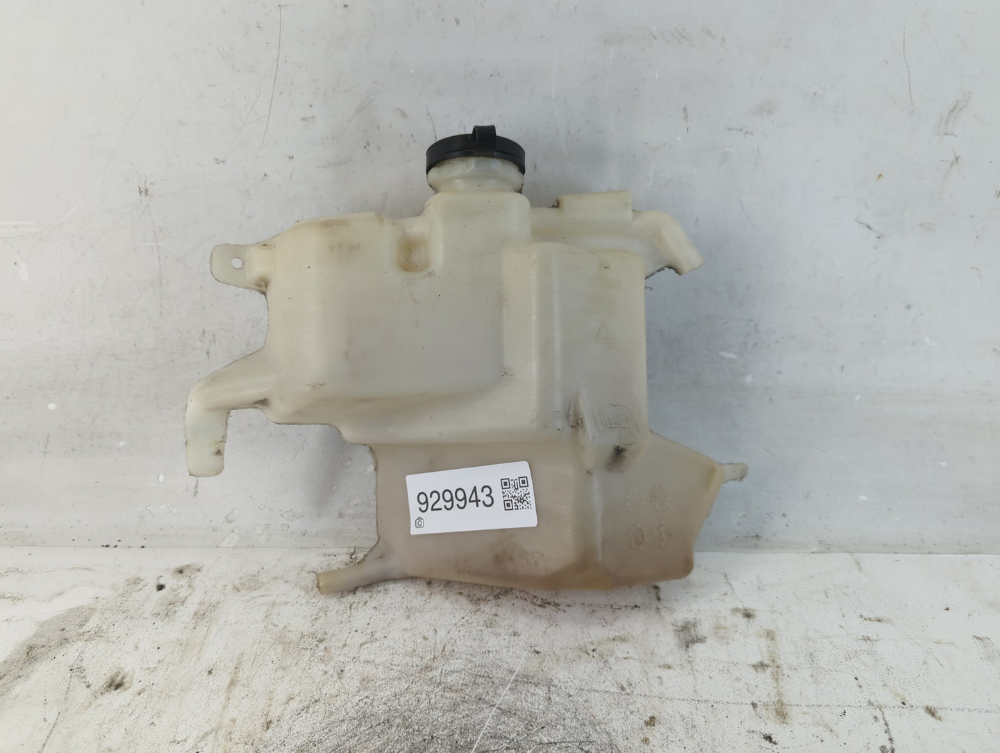 2008-2017 Buick Enclave Radiator Coolant Overflow Expansion Tank Bottle - Oemusedautoparts1.com