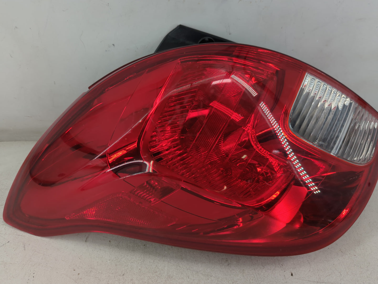 2013-2016 Buick Encore Tail Light Assembly Driver Left OEM P/N:12VWY21W Fits Fits 2013 2014 2015 2016 OEM Used Auto Parts - 