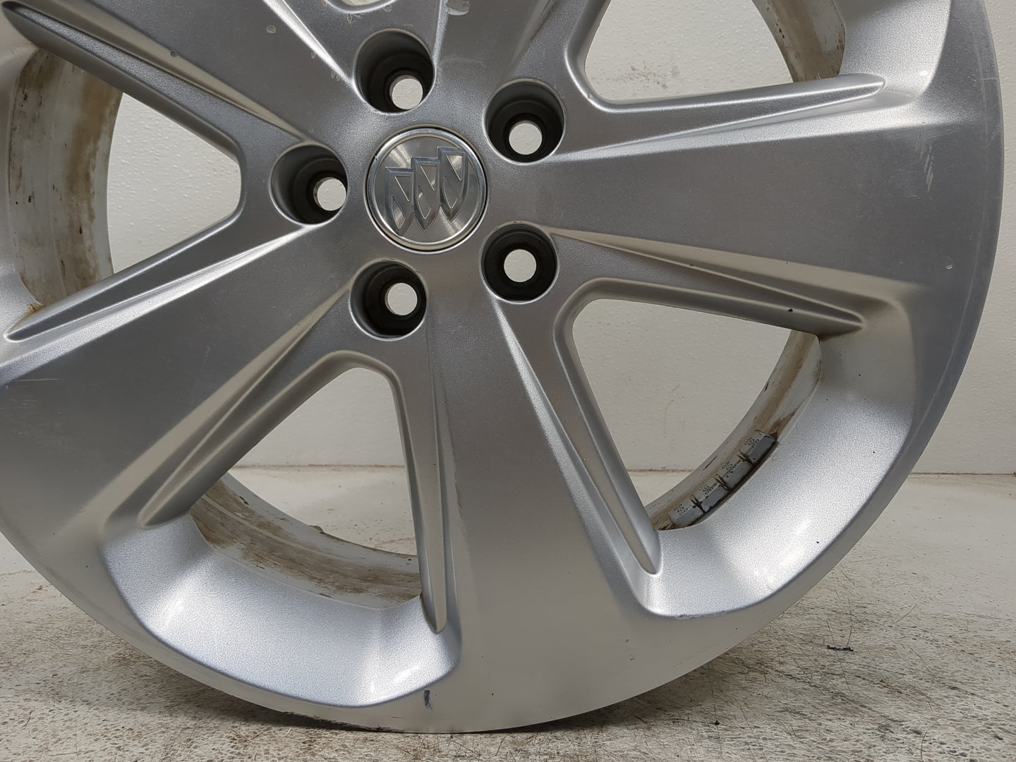2013-2015 Buick Encore Oem Wheel Rim - Oemusedautoparts1.com