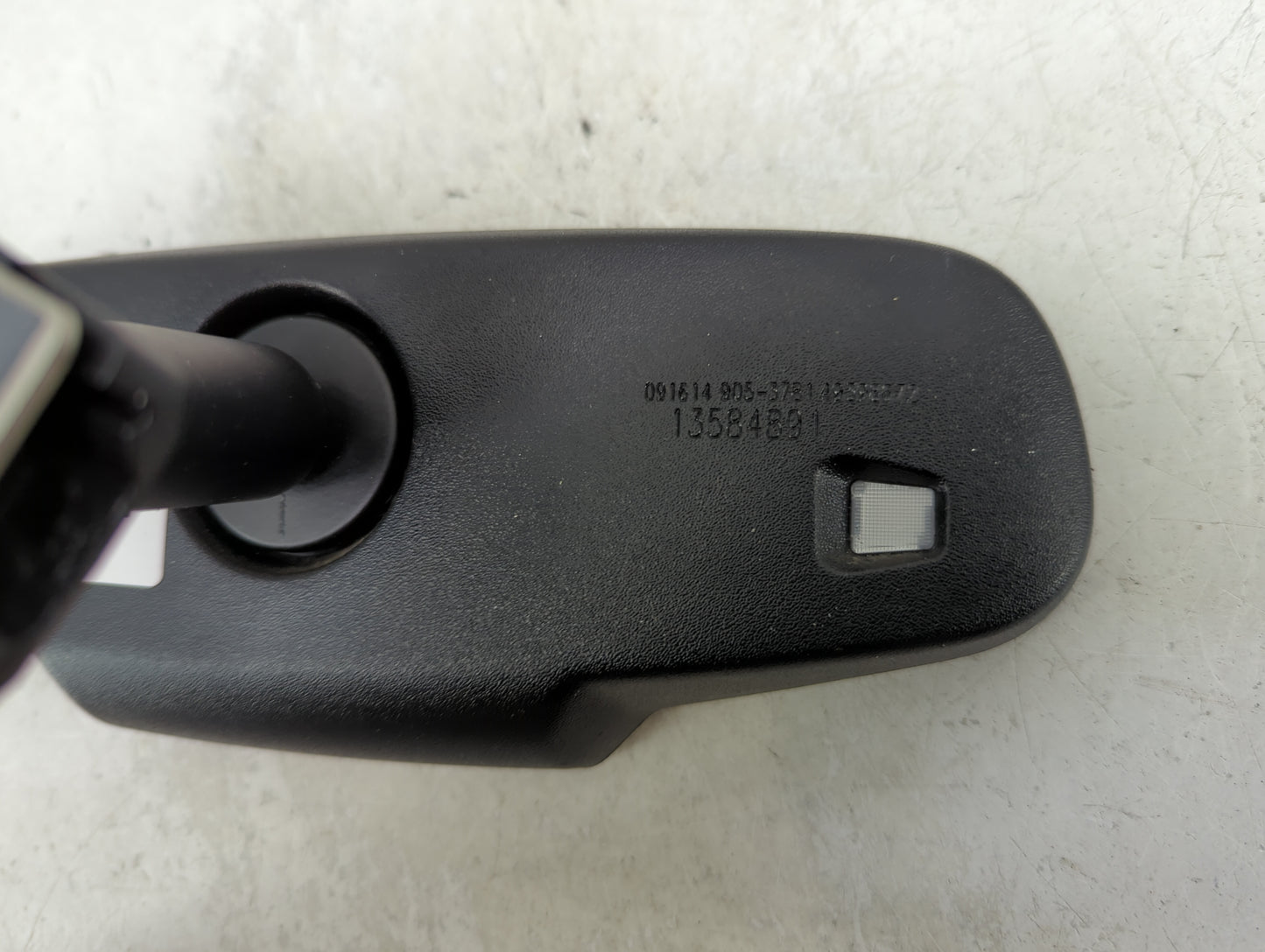 2013-2020 Buick Encore Interior Rear View Mirror Replacement OEM P/N:13584891 Fits OEM Used Auto Parts - Oemusedautoparts1.c