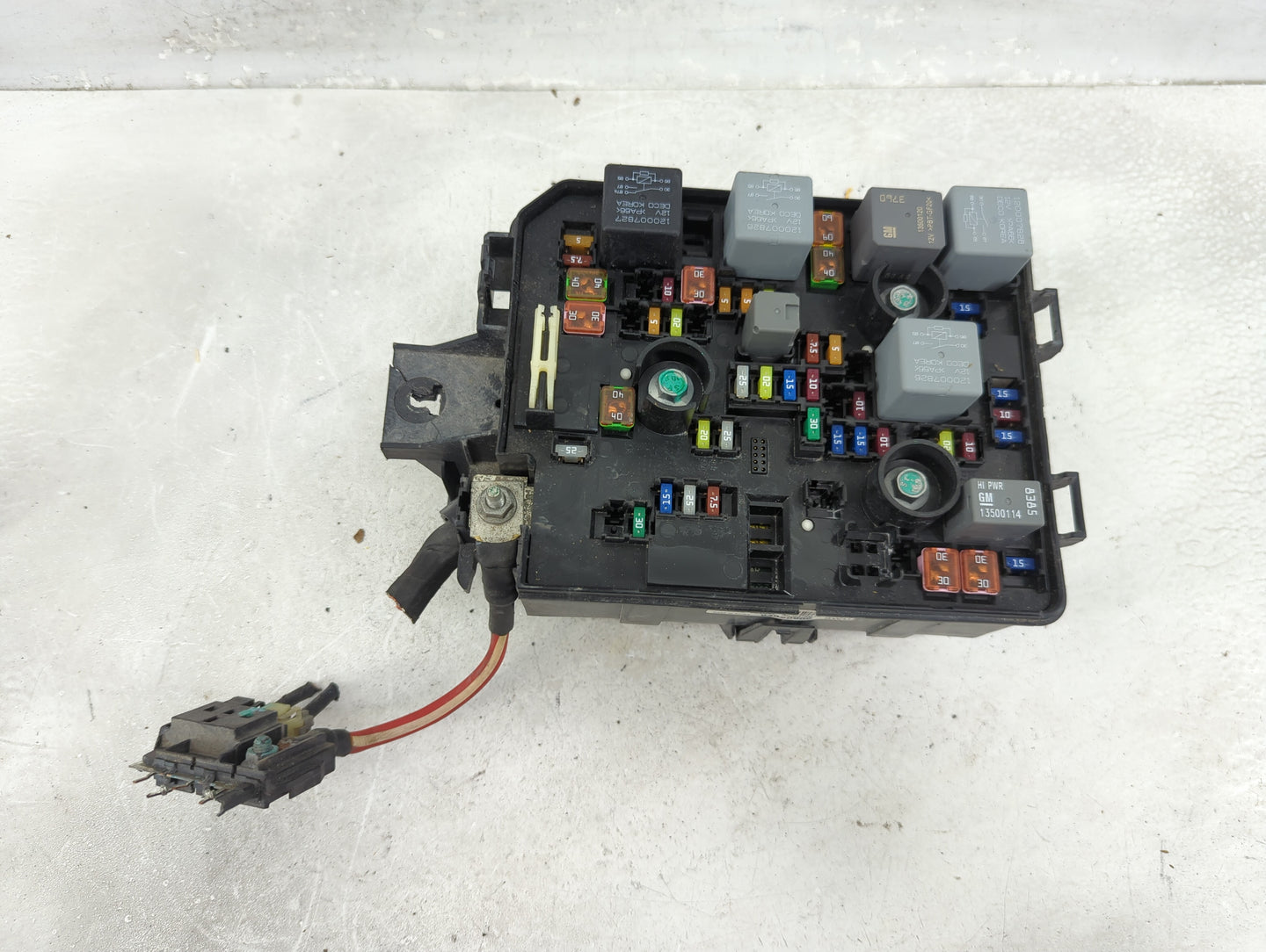 2015-2016 Buick Encore Fusebox Fuse Box Panel Relay Module P/N:94520906 Fits Fits 2015 2016 OEM Used Auto Parts - Oemusedaut