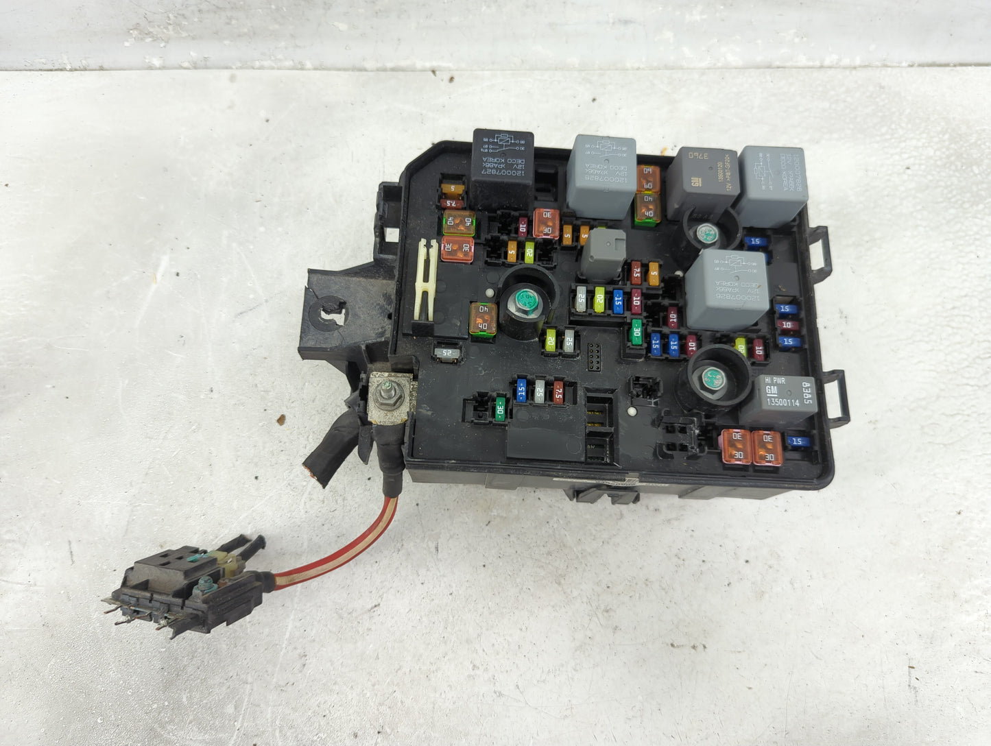 2015-2016 Buick Encore Fusebox Fuse Box Panel Relay Module P/N:94520906 Fits Fits 2015 2016 OEM Used Auto Parts - Oemusedaut