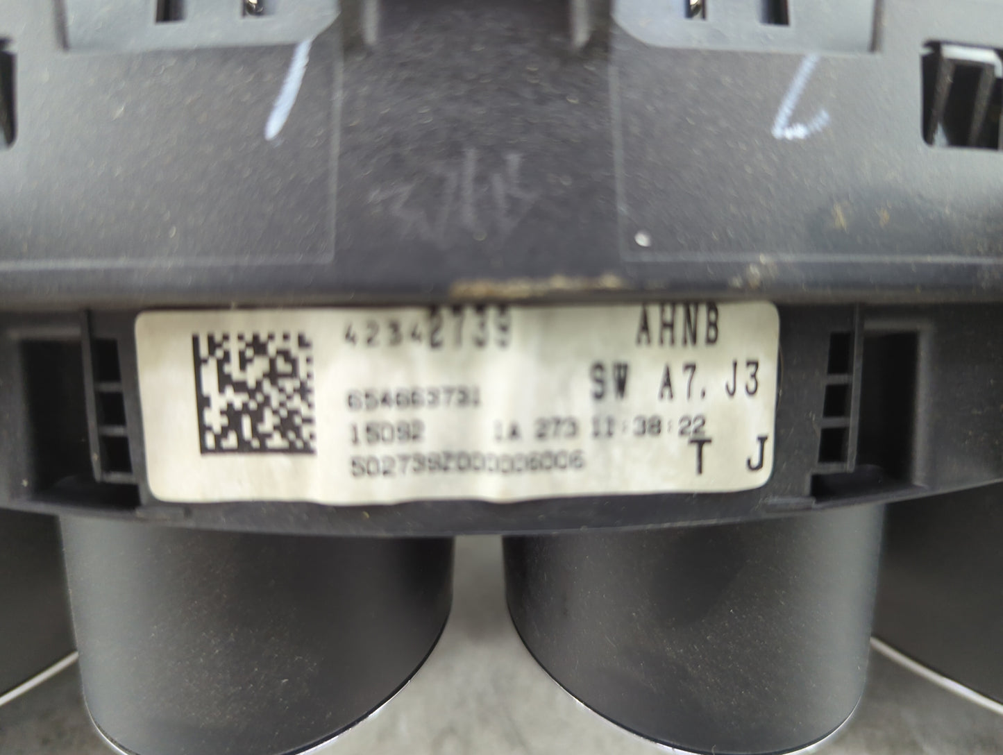 2015 Buick Encore Instrument Cluster Speedometer Gauges P/N:42342739 654663731 Fits OEM Used Auto Parts - Oemusedautoparts1.