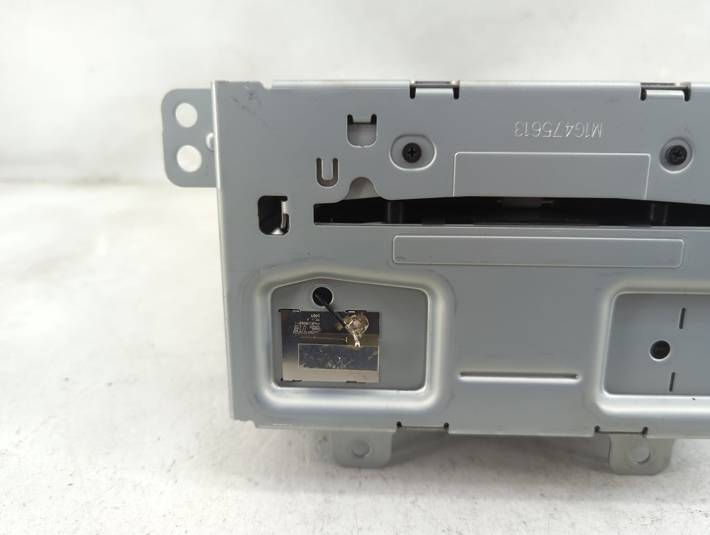 2015-2016 Buick Encore Radio AM FM Cd Player Receiver Replacement P/N:23497398 M1G475613 Fits Fits 2015 2016 2017 2019 OEM U