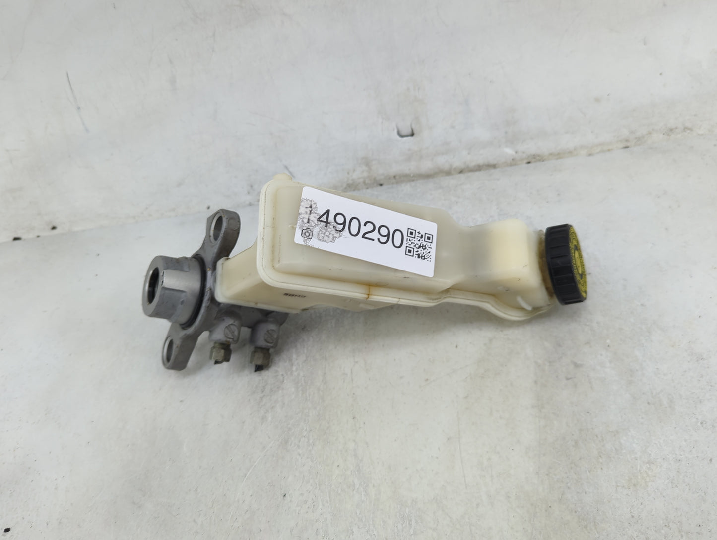 2013-2021 Buick Encore Brake Master Cylinder 1490290 - Oemusedautoparts1.com