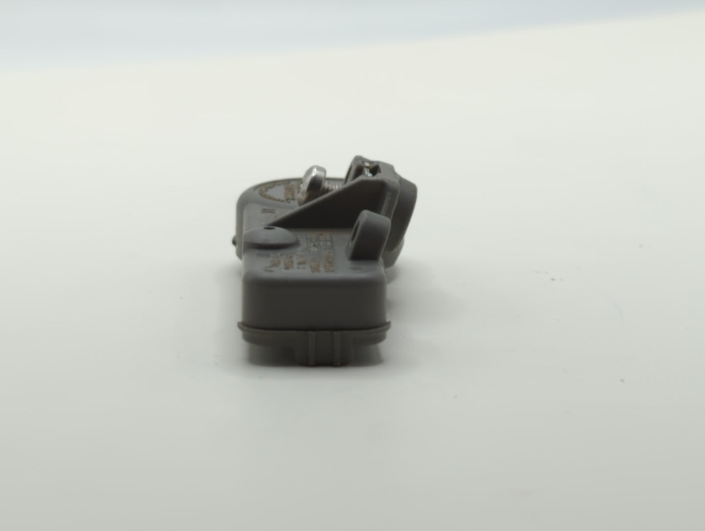 2015 Buick Encore Tire Pressure Monitoring System Sensor Tpms - Oemusedautoparts1.com