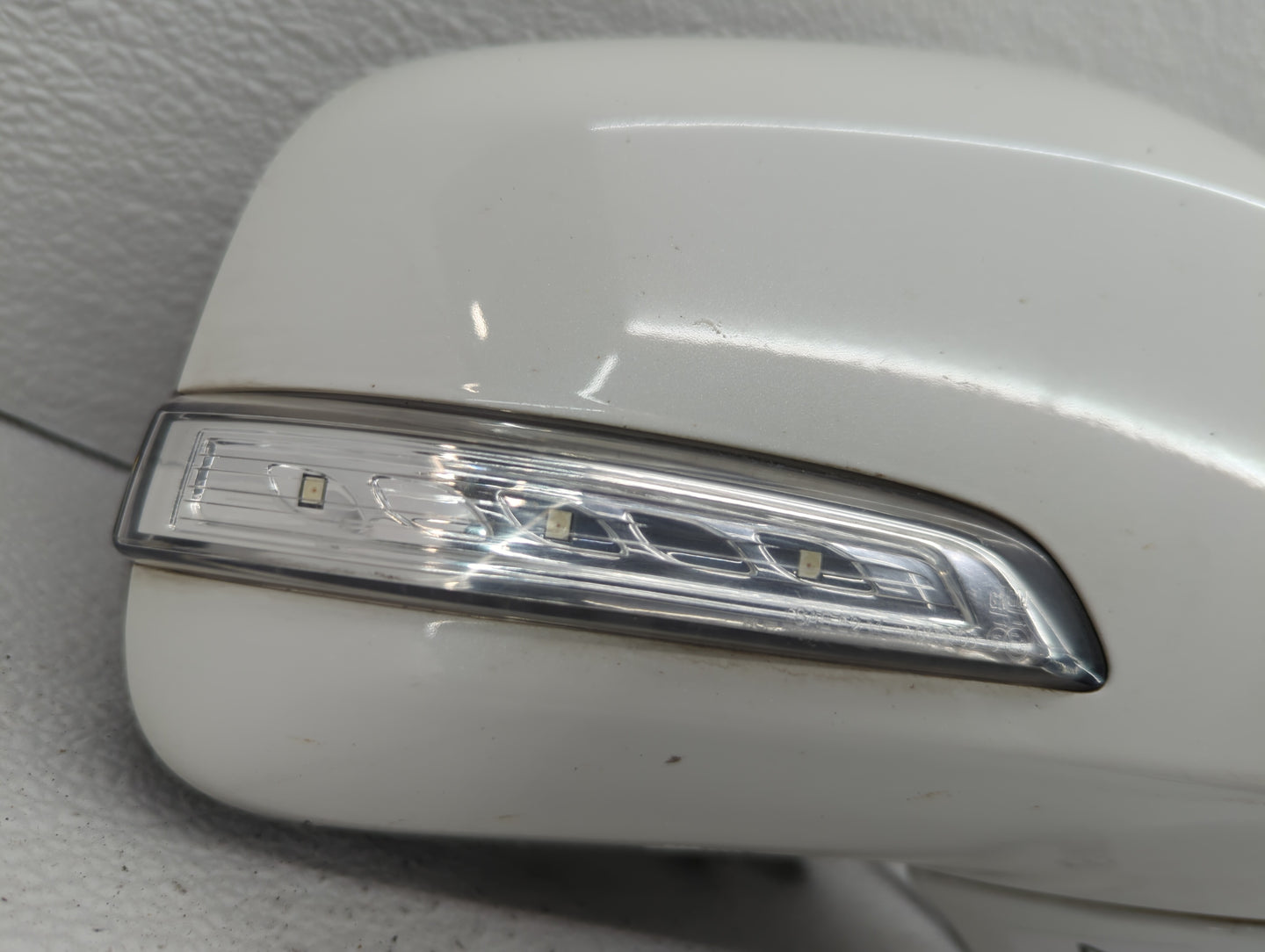 2014-2015 Buick Encore Driver Side View Mirror - Left Door Mirror OEM Used - Oemusedautoparts1.com
