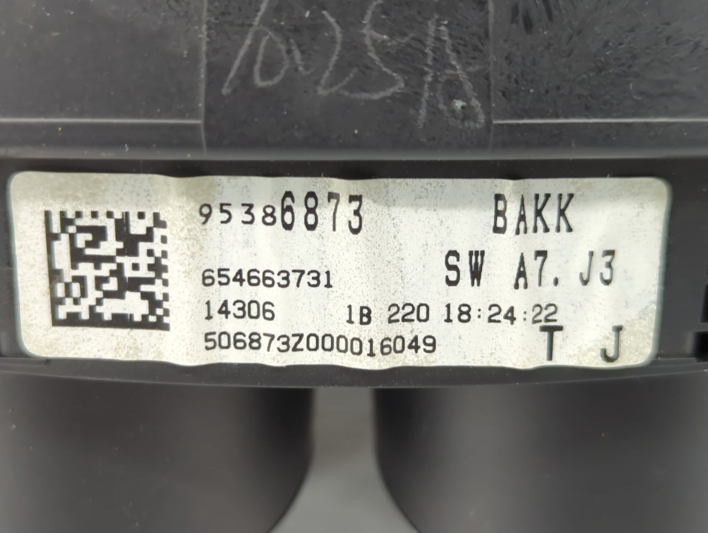 2015 Buick Encore Instrument Cluster Speedometer Gauges P/N:95386873 654663731 Fits OEM Used Auto Parts - Oemusedautoparts1.
