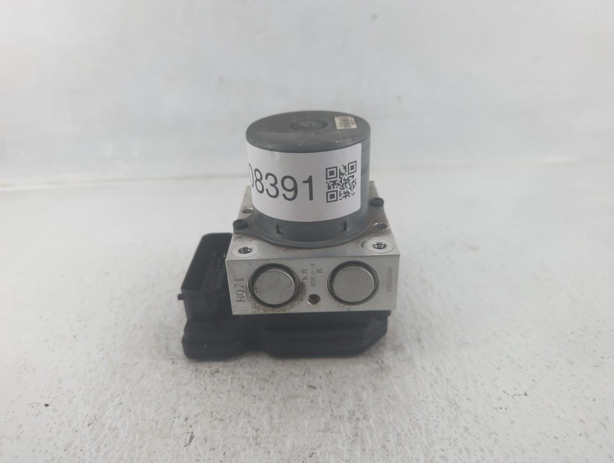 2015 Buick Encore Anti-Lock Brake ABS Pump Module Actuator OEM P/N:94541506 Fits OEM Used Auto Parts - Oemusedautoparts1.com