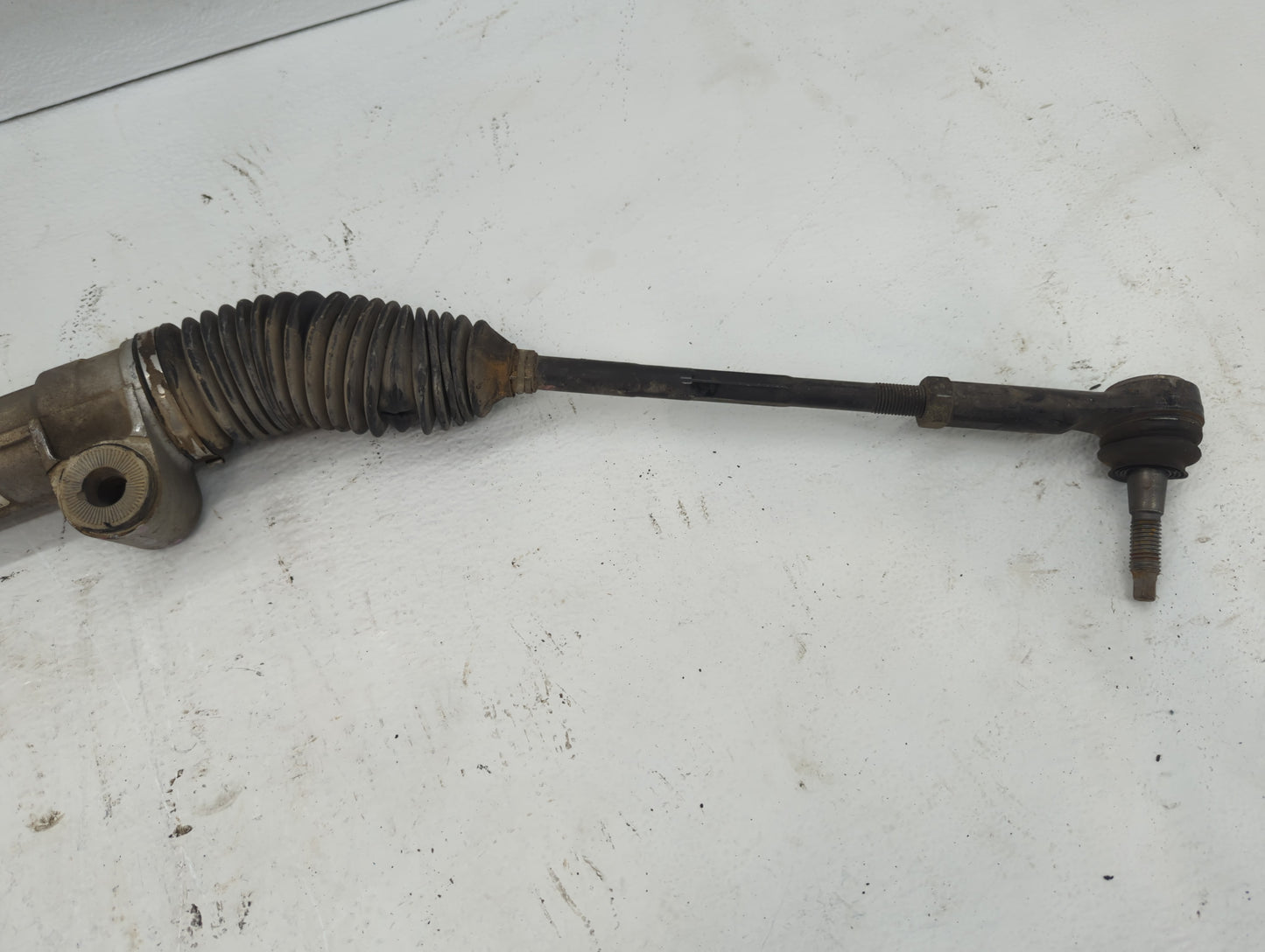 2015-2016 Buick Encore Rack and Pinion Steering Gear P/N:95299729 Fits Fits 2015 2016 2017 2018 2019 2020 OEM Used Auto Part