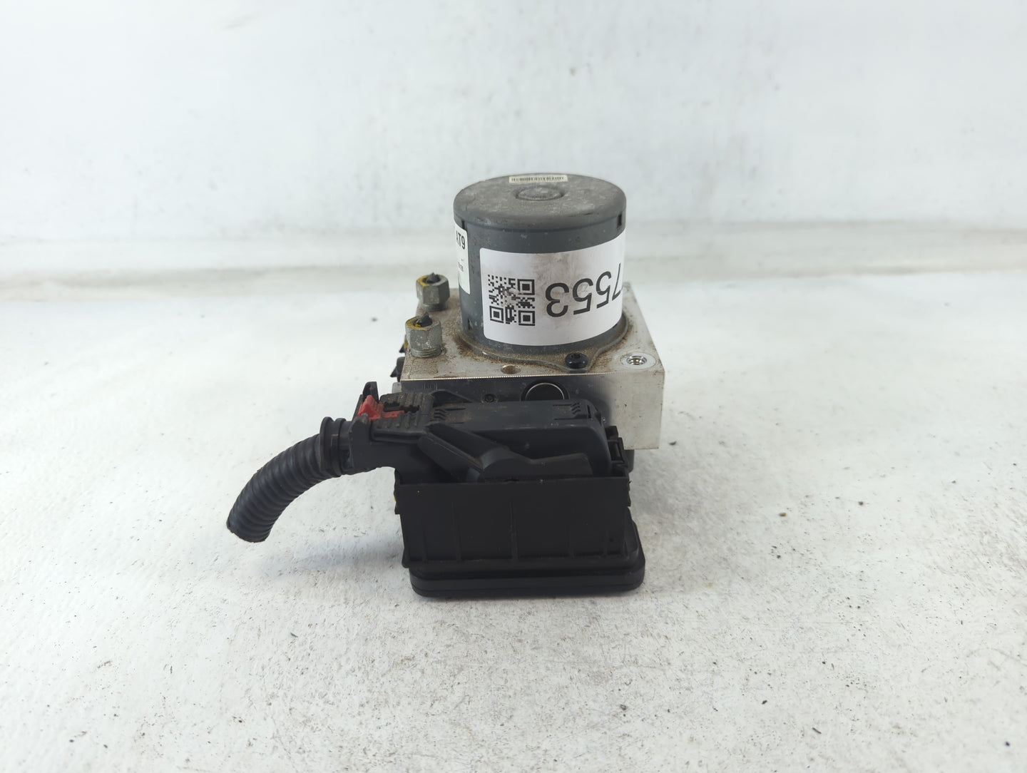 2015 Buick Encore ABS Pump Control Module Replacement P/N:94541506 Fits OEM Used Auto Parts - Oemusedautoparts1.com