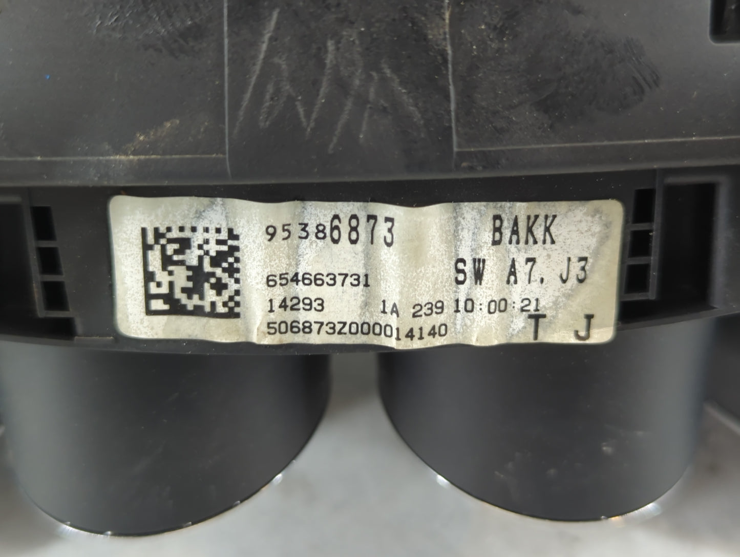 2015 Buick Encore Instrument Cluster Speedometer Gauges P/N:95386873 Fits OEM Used Auto Parts - Oemusedautoparts1.com