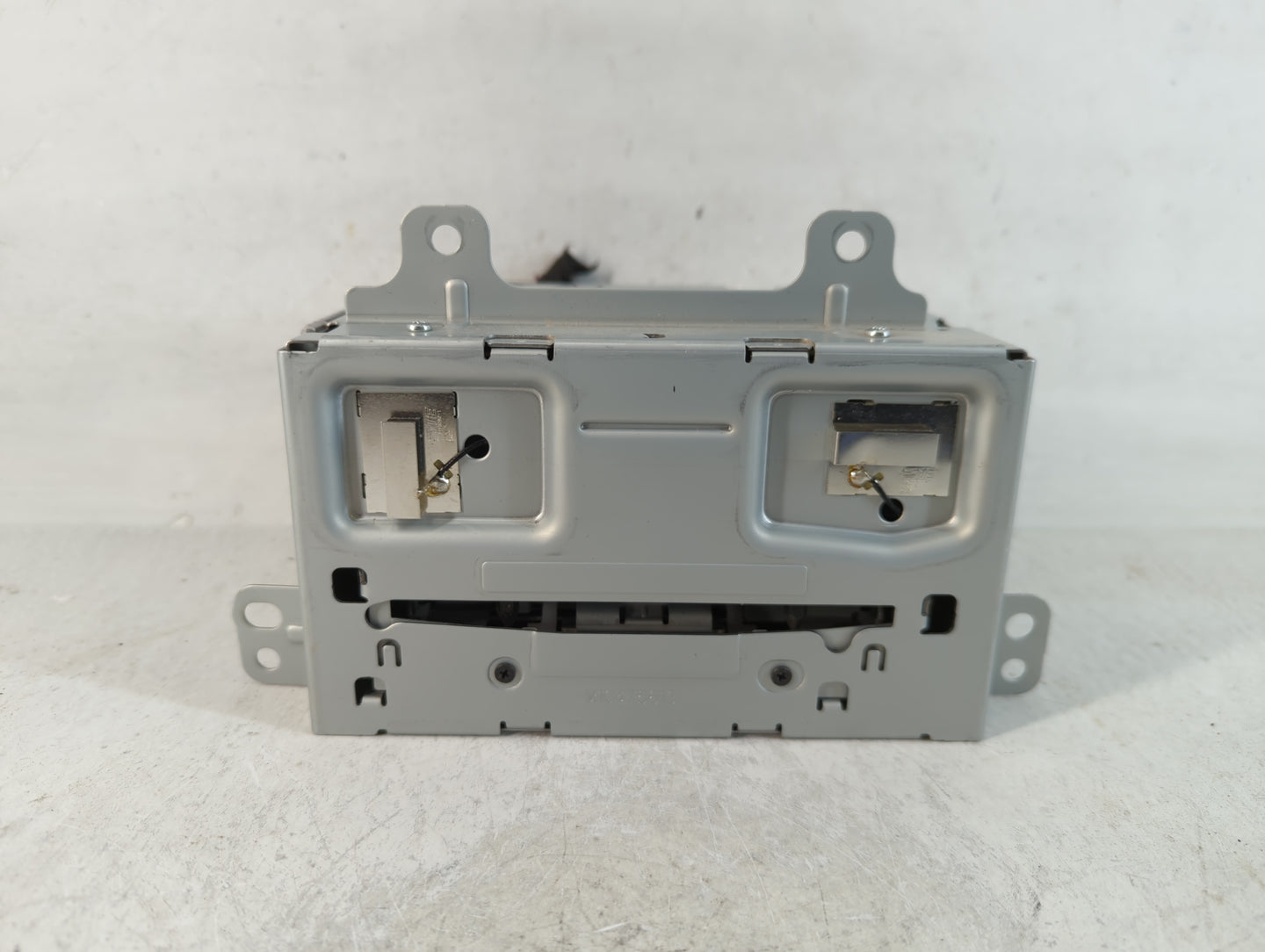 2015-2016 Buick Encore Am Fm Cd Player Radio Receiver - Oemusedautoparts1.com