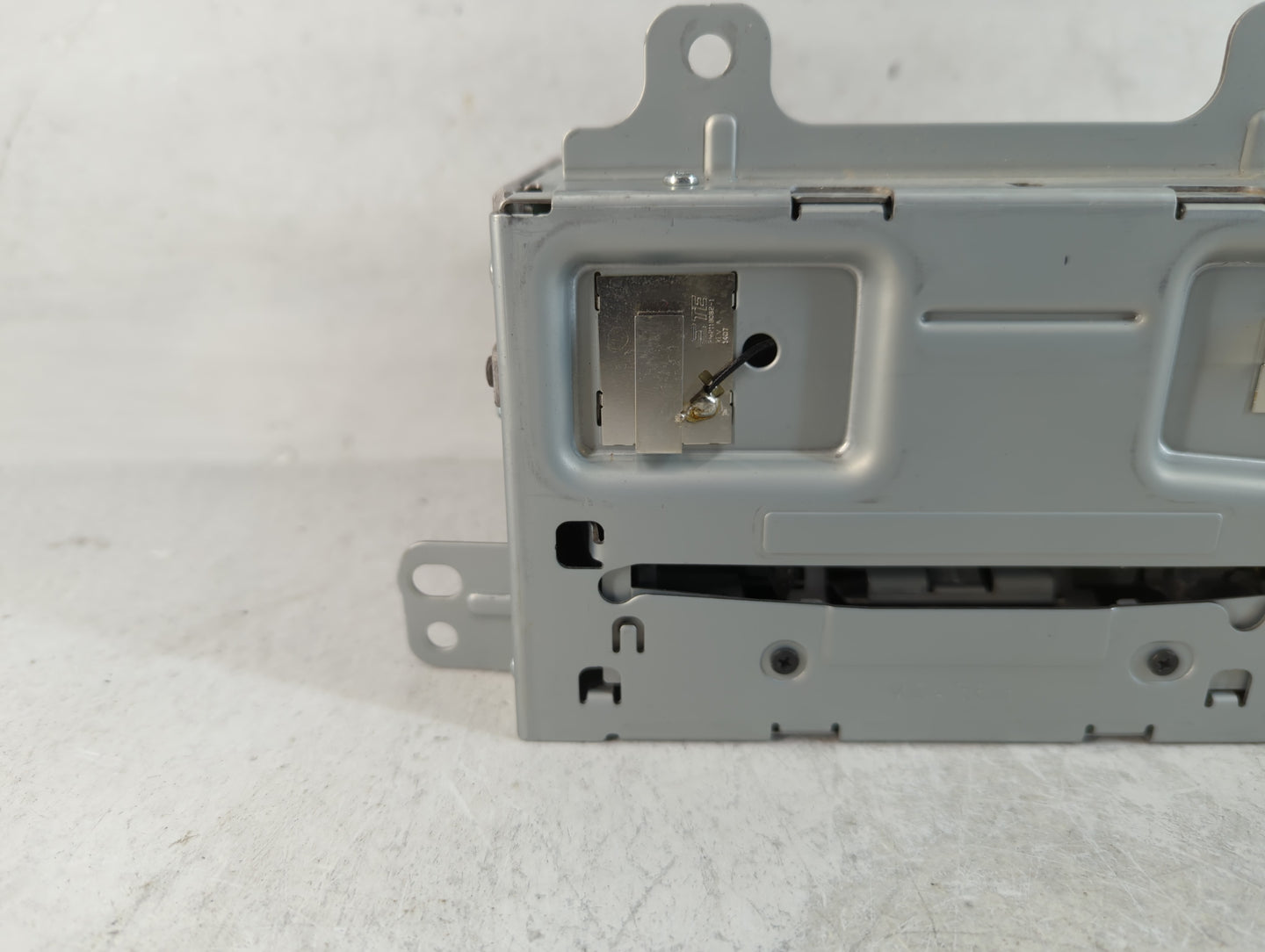2015-2016 Buick Encore Am Fm Cd Player Radio Receiver - Oemusedautoparts1.com