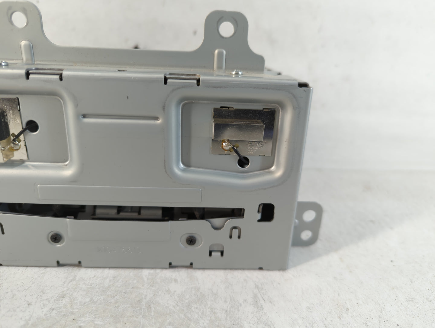 2015-2016 Buick Encore Am Fm Cd Player Radio Receiver - Oemusedautoparts1.com