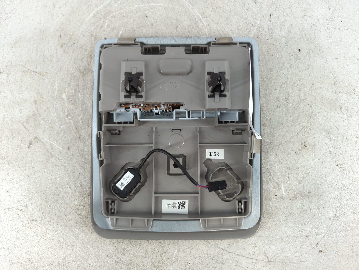 2013-2016 Buick Encore Overhead Roof Console Interior Dome Light - Oemusedautoparts1.com