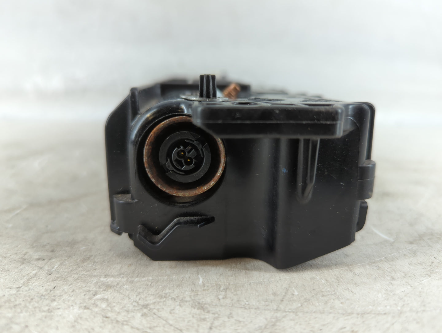 2013-2017 Buick Encore Air Bag Driver Left Knee OEM P/N:95259946 Fits Fits 2013 2014 2015 2016 2017 OEM Used Auto Parts - Oe