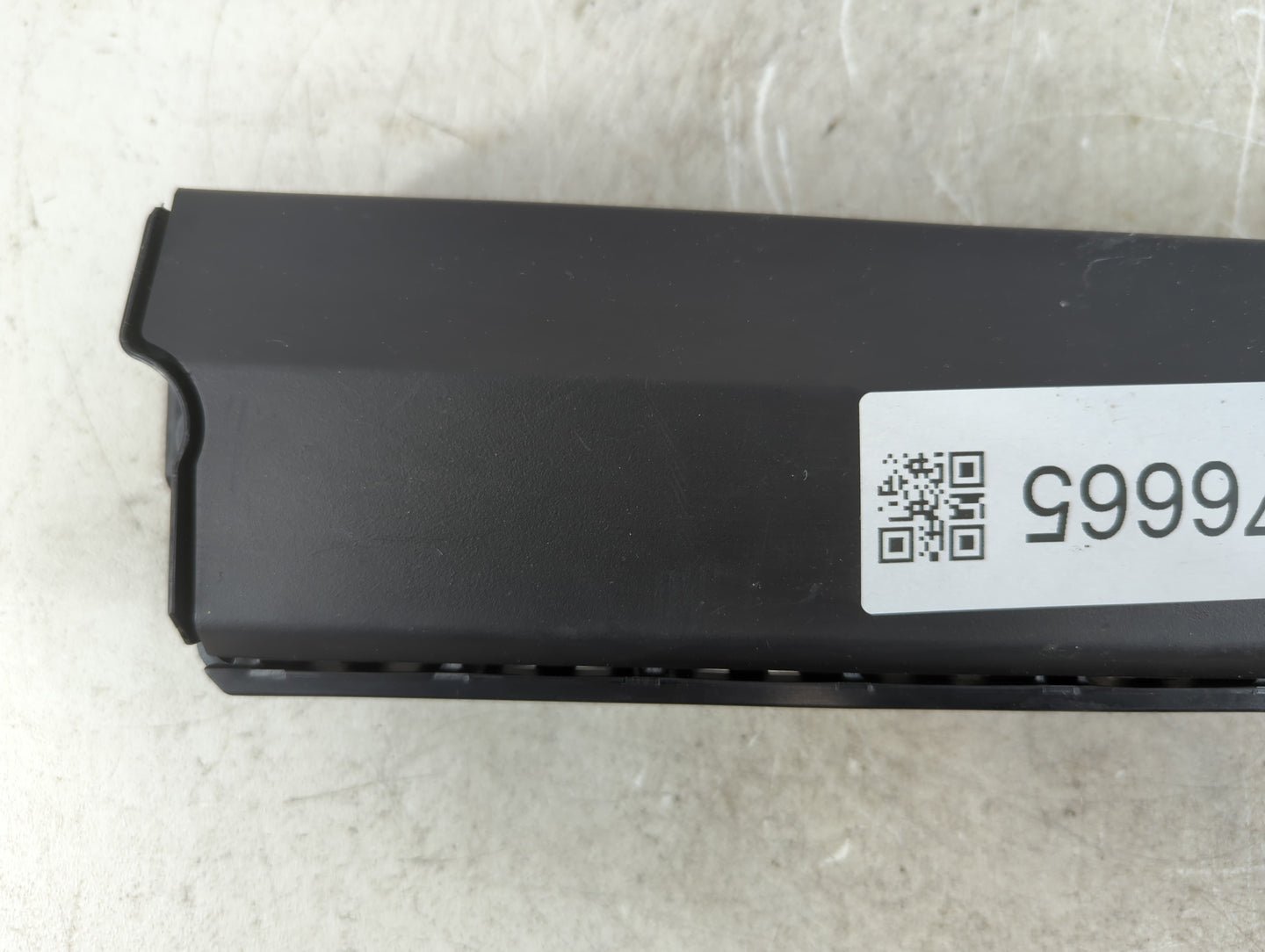 2013-2017 Buick Encore Air Bag Passenger Right Knee OEM P/N:95259945 Fits Fits 2013 2014 2015 2016 2017 OEM Used Auto Parts 