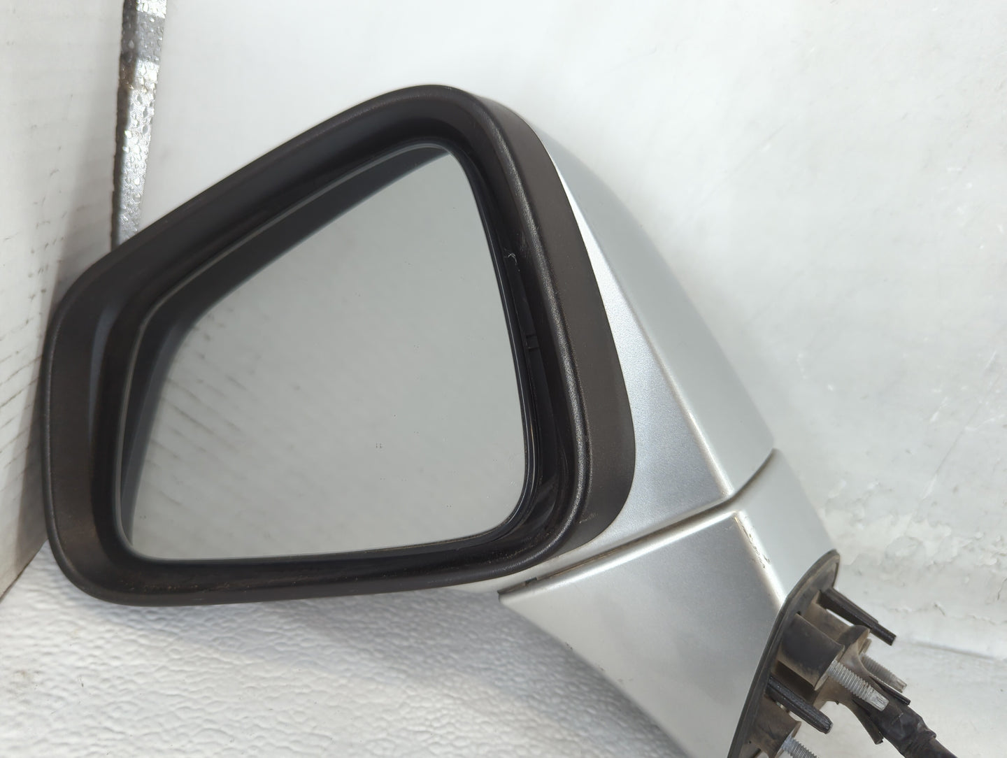 2015-2016 Buick Encore Driver Side View Mirror - Left Door Mirror OEM Used - Oemusedautoparts1.com