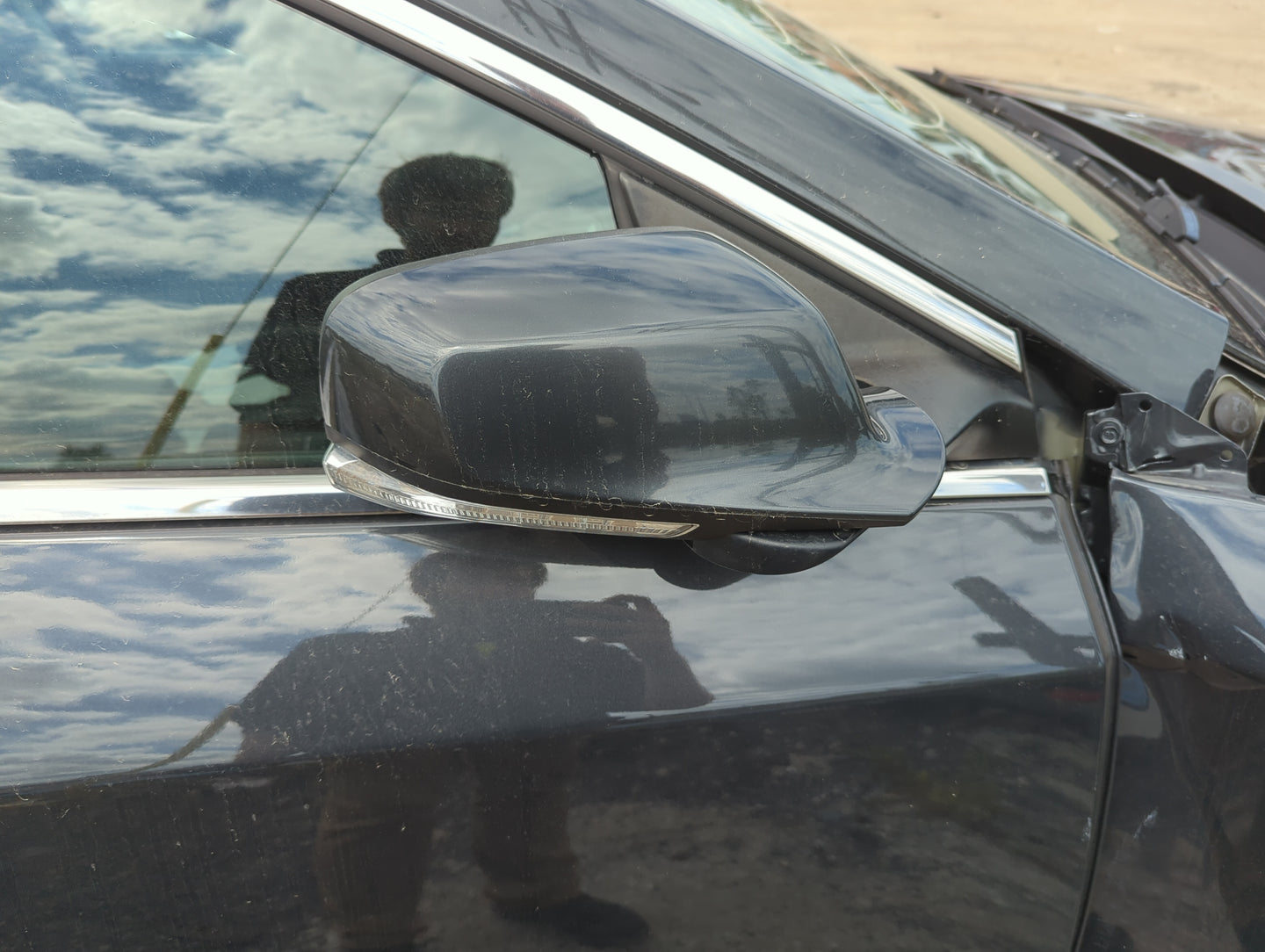 2013-2016 Buick Lacrosse Passenger Side View Mirror - Right Door Mirror OEM Used - Oemusedautoparts1.com