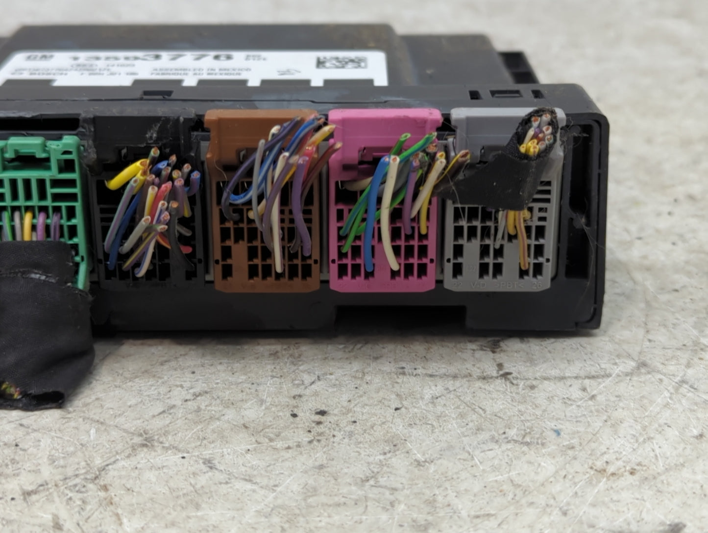 2014-2016 Buick Lacrosse Body Control Module Bcm Inner Cabin Fuse Box - Oemusedautoparts1.com