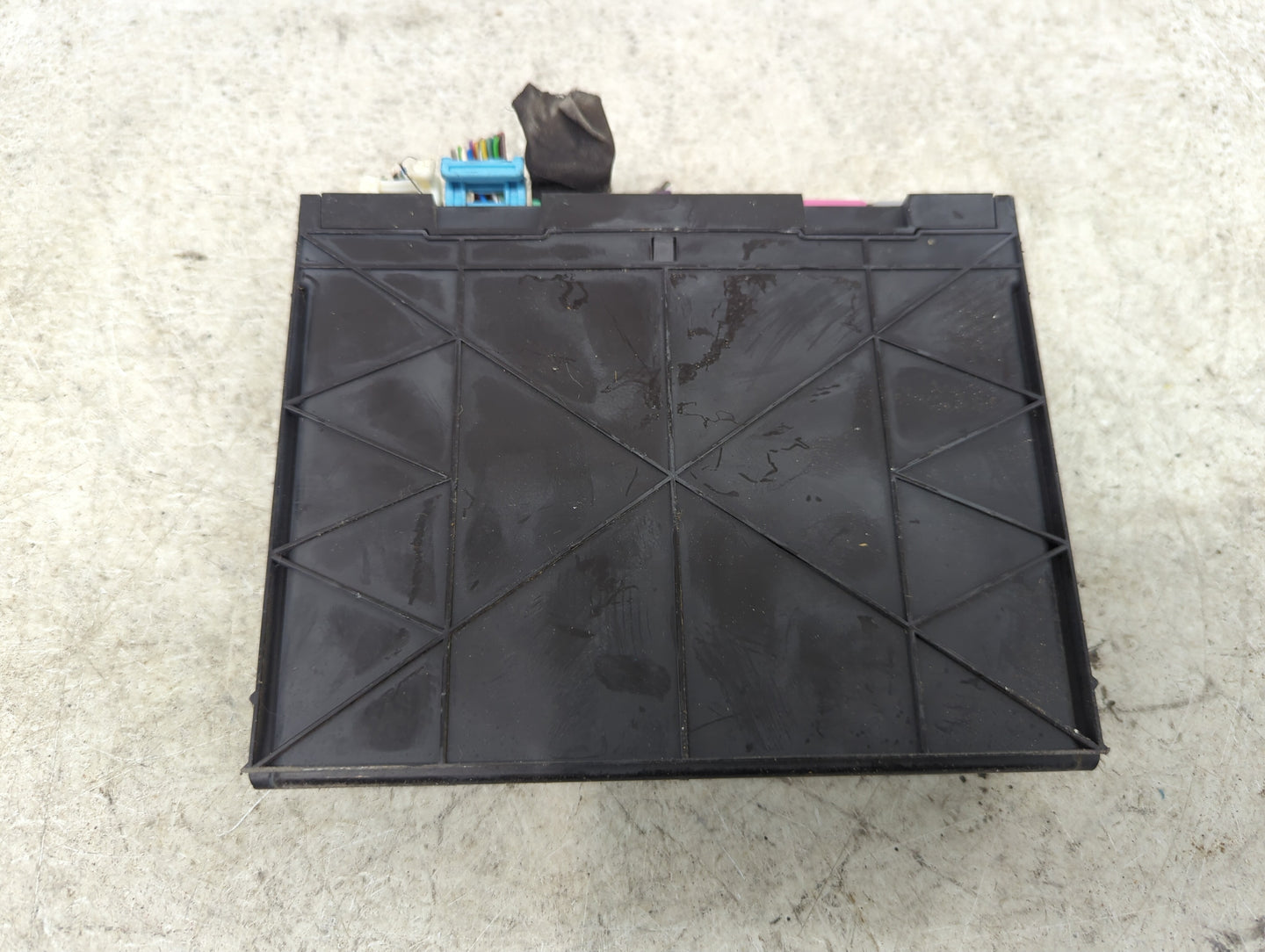 2014-2016 Buick Lacrosse Body Control Module Bcm Inner Cabin Fuse Box - Oemusedautoparts1.com