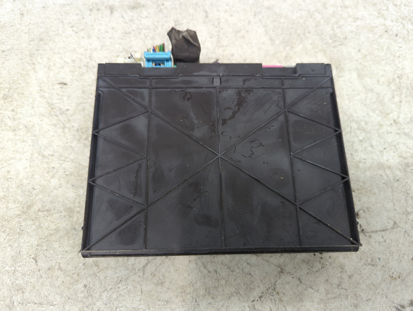2014-2016 Buick Lacrosse Body Control Module Bcm Inner Cabin Fuse Box - Oemusedautoparts1.com