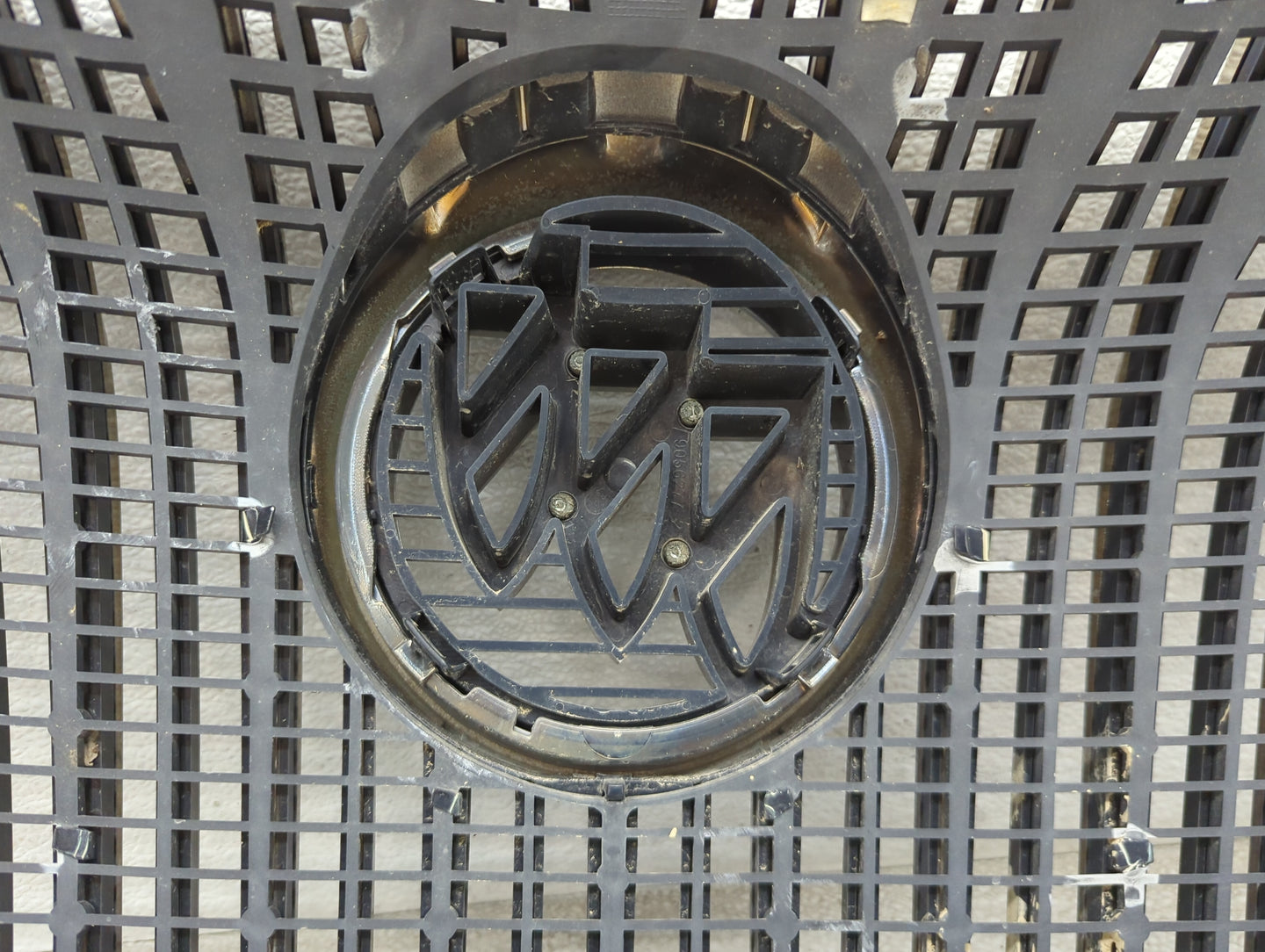 2014-2016 Buick Lacrosse Front Bumper Grille - Oemusedautoparts1.com