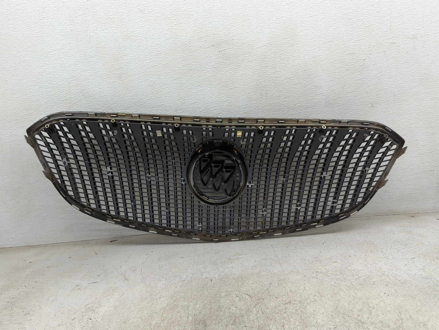 2014-2016 Buick Lacrosse Front Bumper Grille - Oemusedautoparts1.com