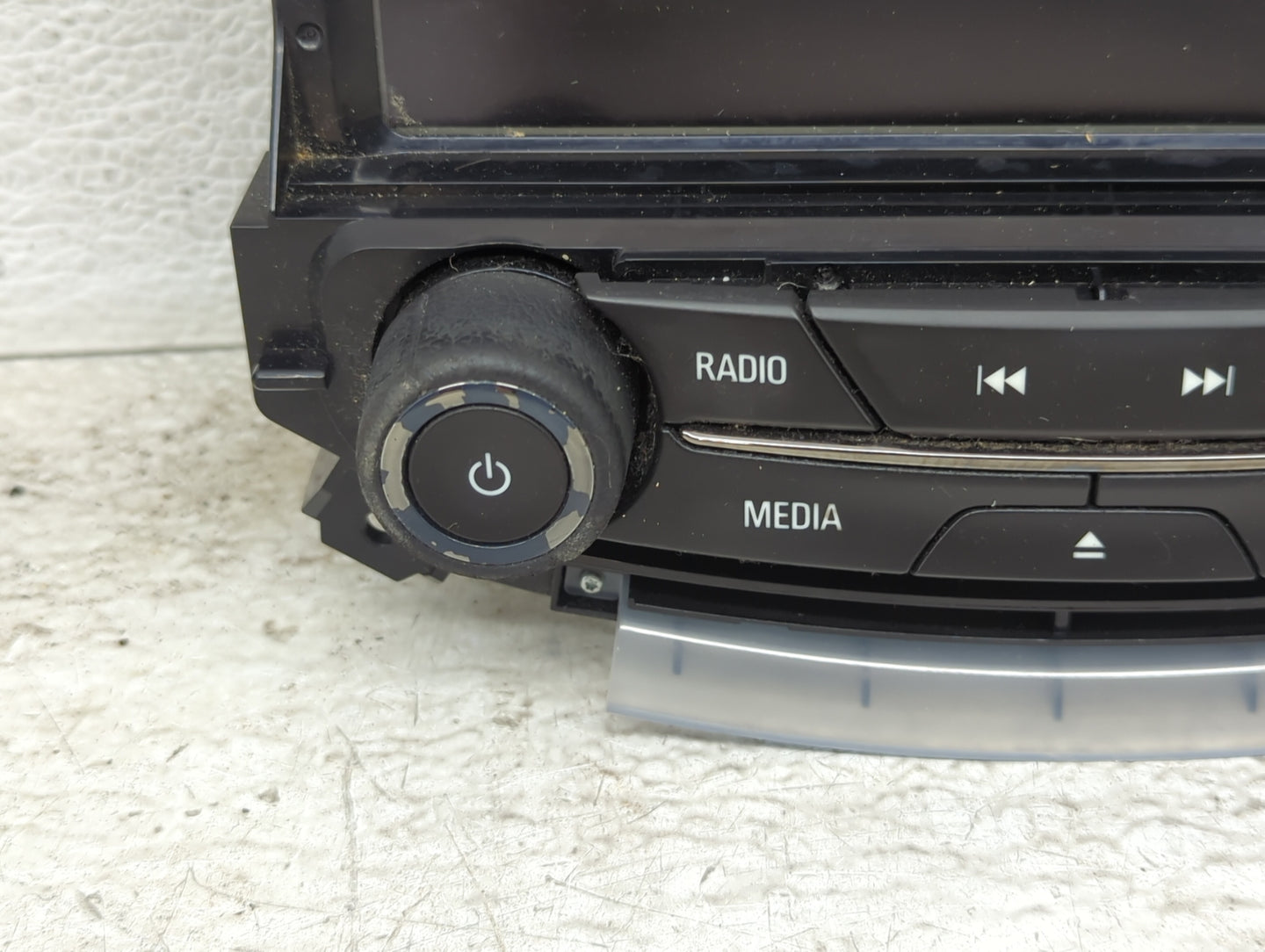 2015 Buick Lacrosse Radio AM FM Cd Player Receiver Replacement Fits OEM Used Auto Parts - Oemusedautoparts1.com