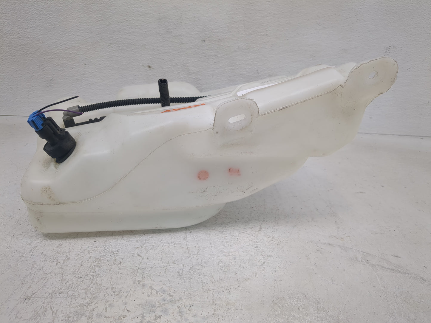 2010-2016 Buick Lacrosse Windshield Washer Fluid Reservoir Bottle Oem - Oemusedautoparts1.com