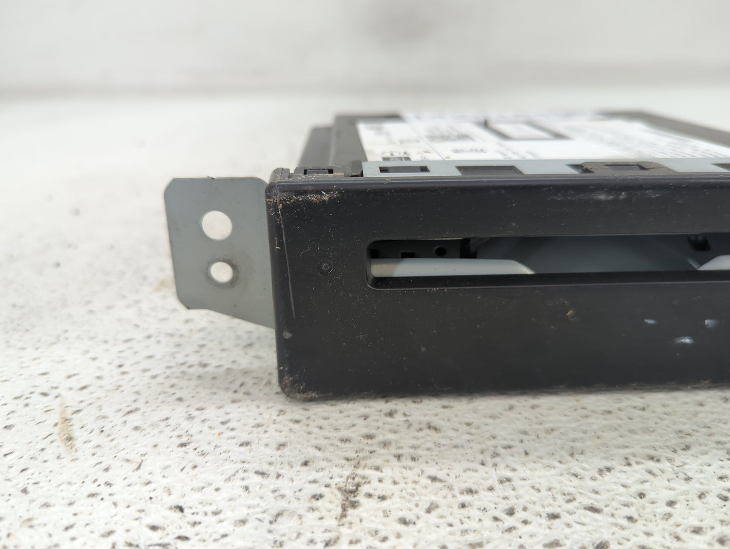 2015 Buick Lacrosse Radio AM FM Cd Player Receiver Replacement P/N:13594481 Fits OEM Used Auto Parts - Oemusedautoparts1.com