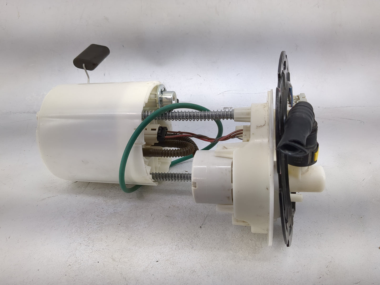 2012-2016 Buick Lacrosse Electrical Gas Fuel Pump Assembly 1479616 - Oemusedautoparts1.com