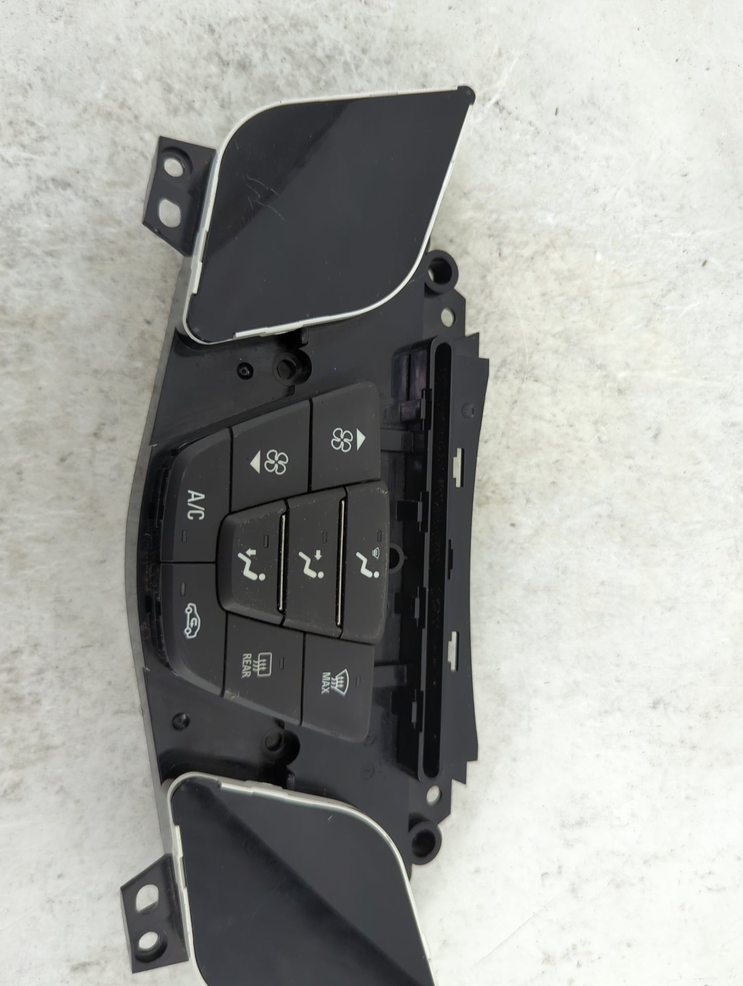 2014-2016 Buick Lacrosse Climate Control Module Temperature AC/Heater Replacement P/N:9080-2487 530620350 Fits Fits 2014 201