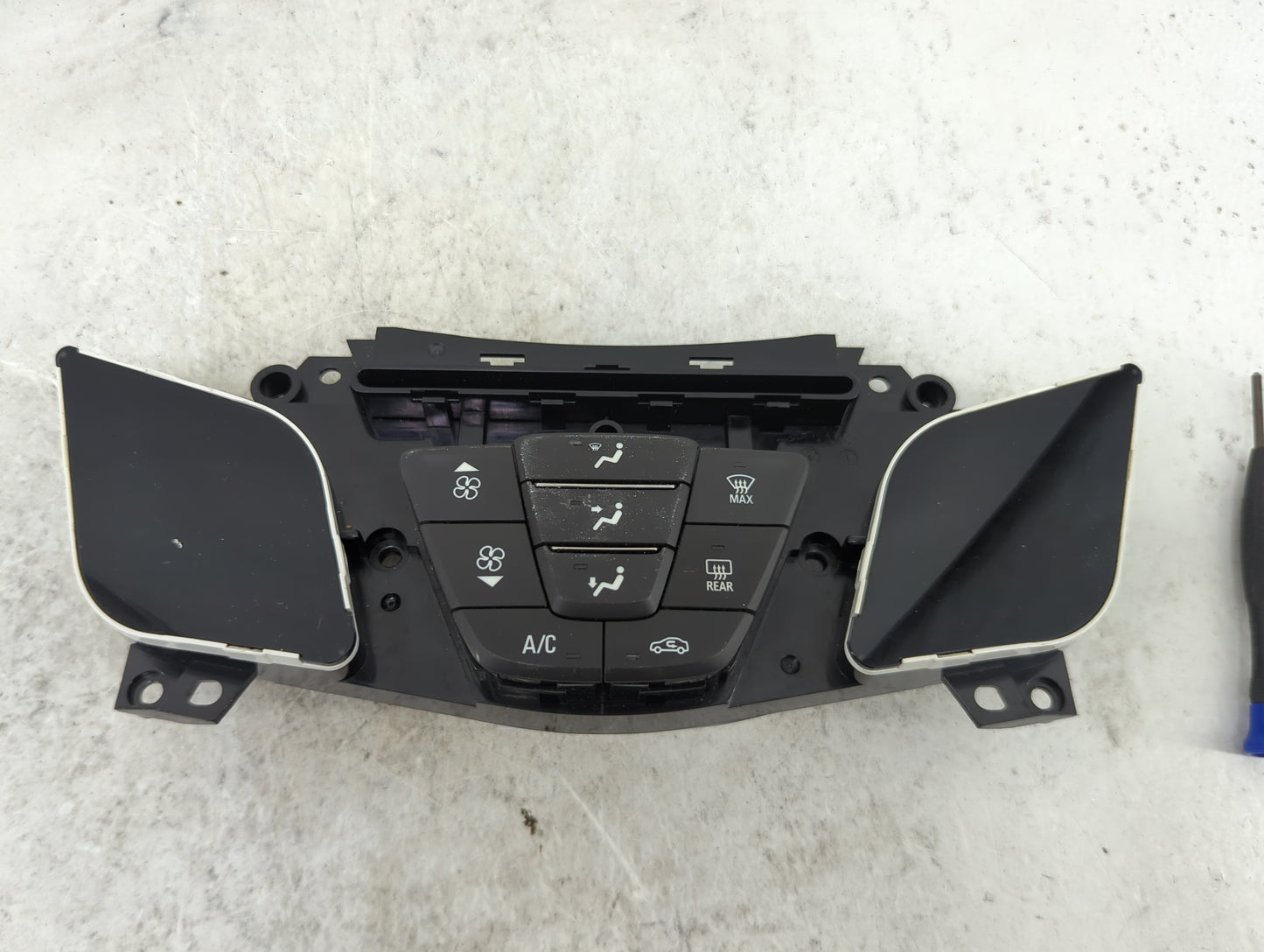 2014-2016 Buick Lacrosse Climate Control Module Temperature AC/Heater Replacement P/N:90802487 Fits Fits 2014 2015 2016 OEM 