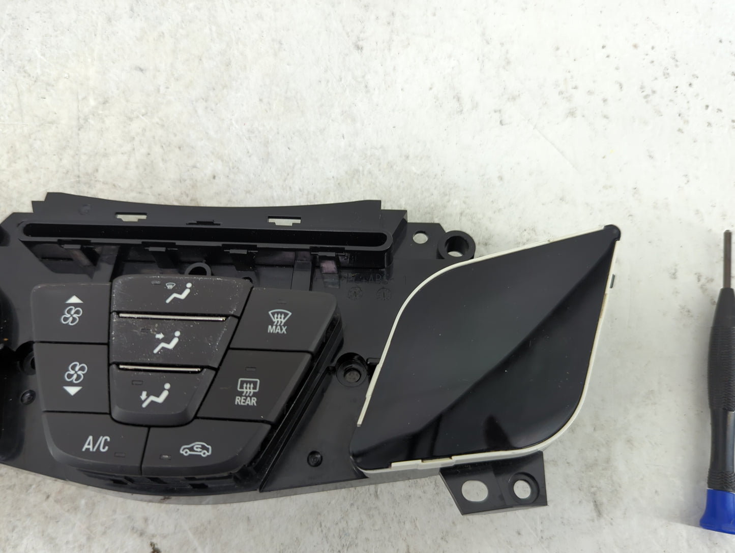 2014-2016 Buick Lacrosse Climate Control Module Temperature AC/Heater Replacement P/N:90802487 Fits Fits 2014 2015 2016 OEM 