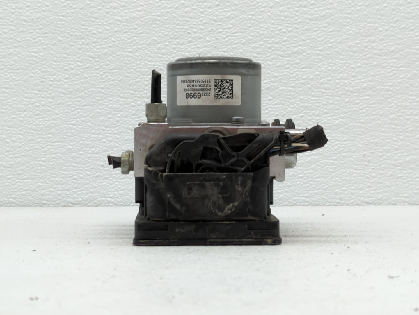 2015 Buick Lacrosse ABS Pump Control Module Replacement P/N:23226998 23227003 Fits OEM Used Auto Parts - Oemusedautoparts1.c
