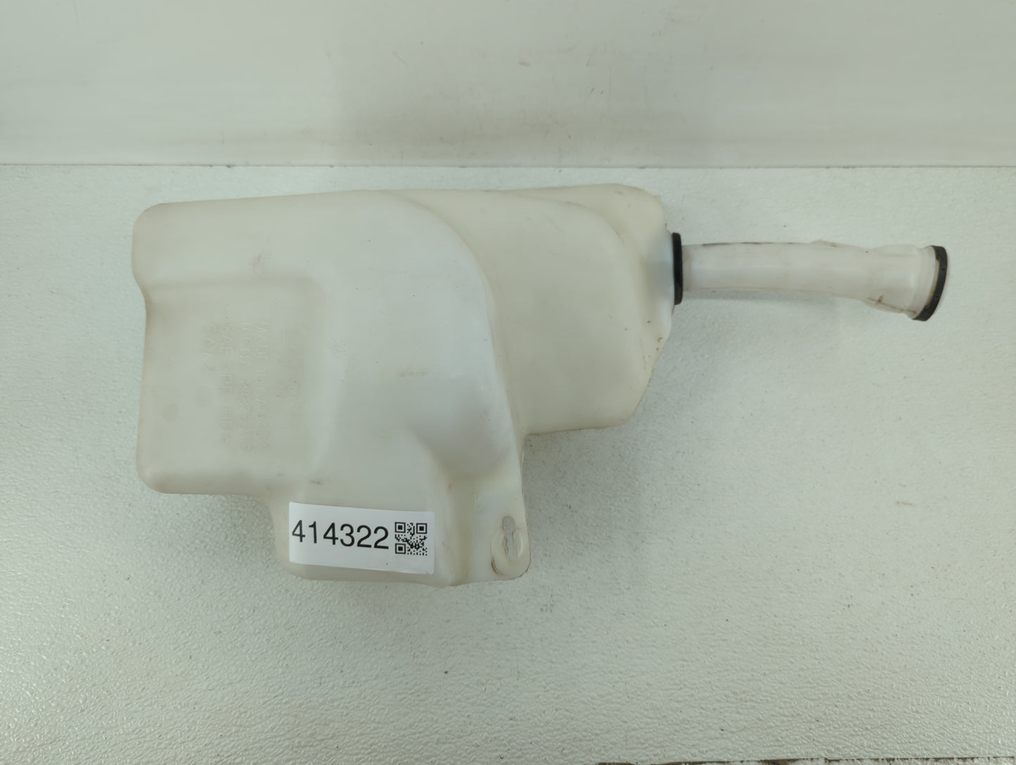 2010-2016 Buick Lacrosse Windshield Washer Fluid Reservoir Bottle Oem - Oemusedautoparts1.com
