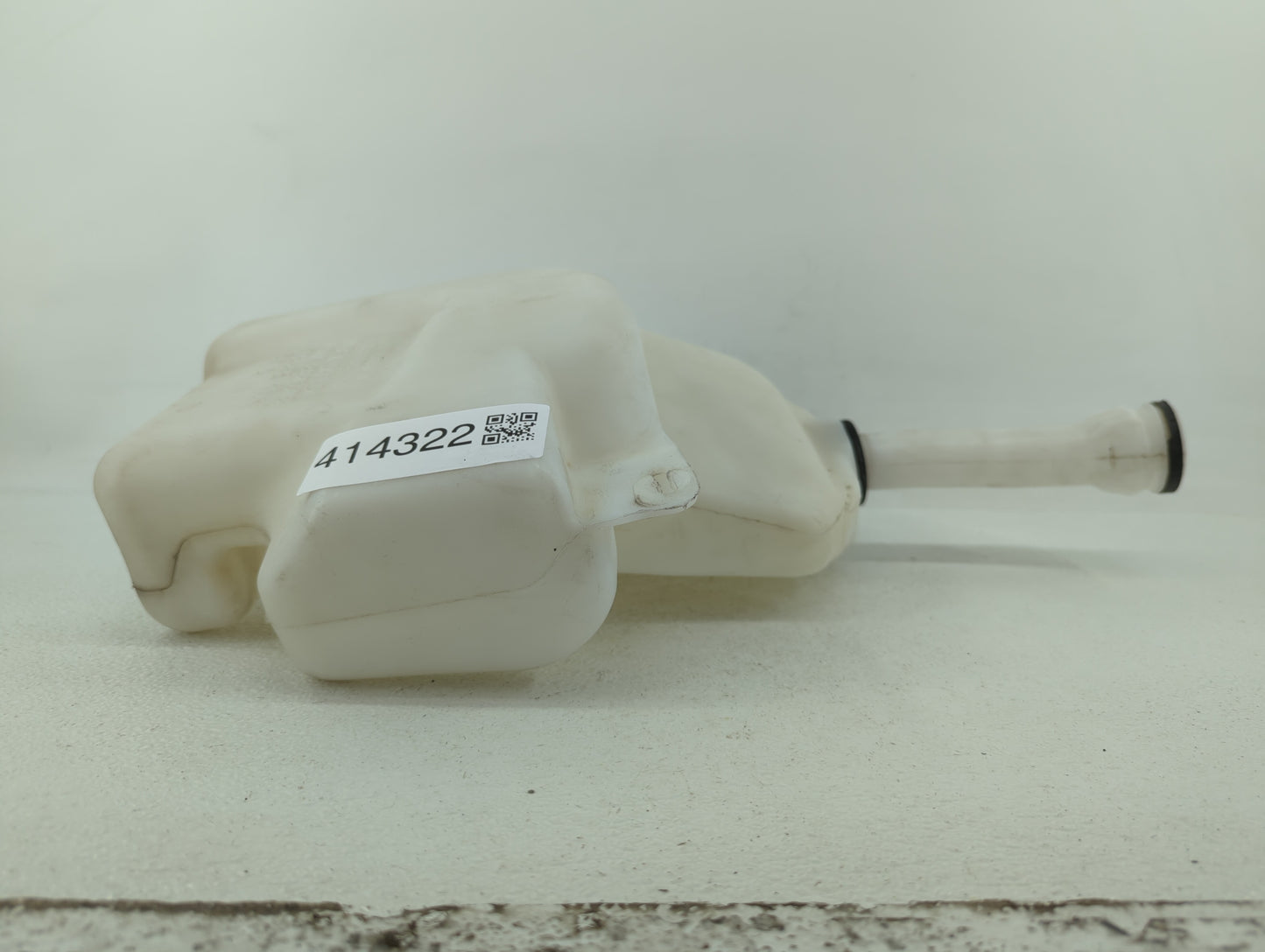 2010-2016 Buick Lacrosse Windshield Washer Fluid Reservoir Bottle Oem - Oemusedautoparts1.com