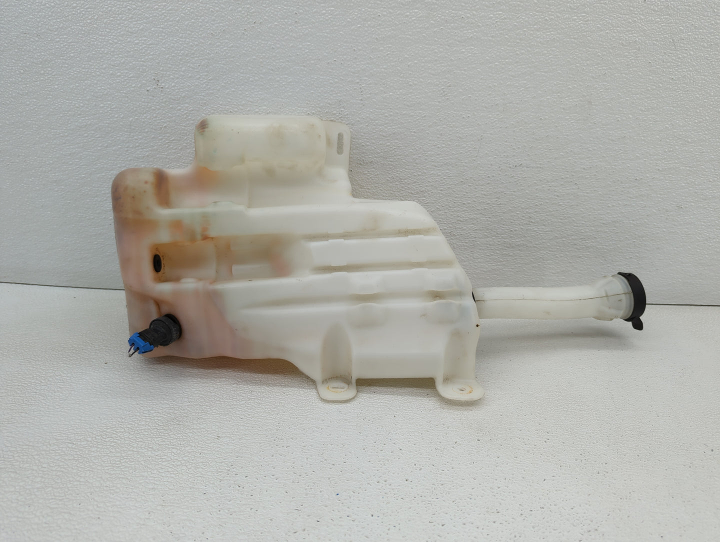 2010-2016 Buick Lacrosse Windshield Washer Fluid Reservoir Bottle Oem - Oemusedautoparts1.com