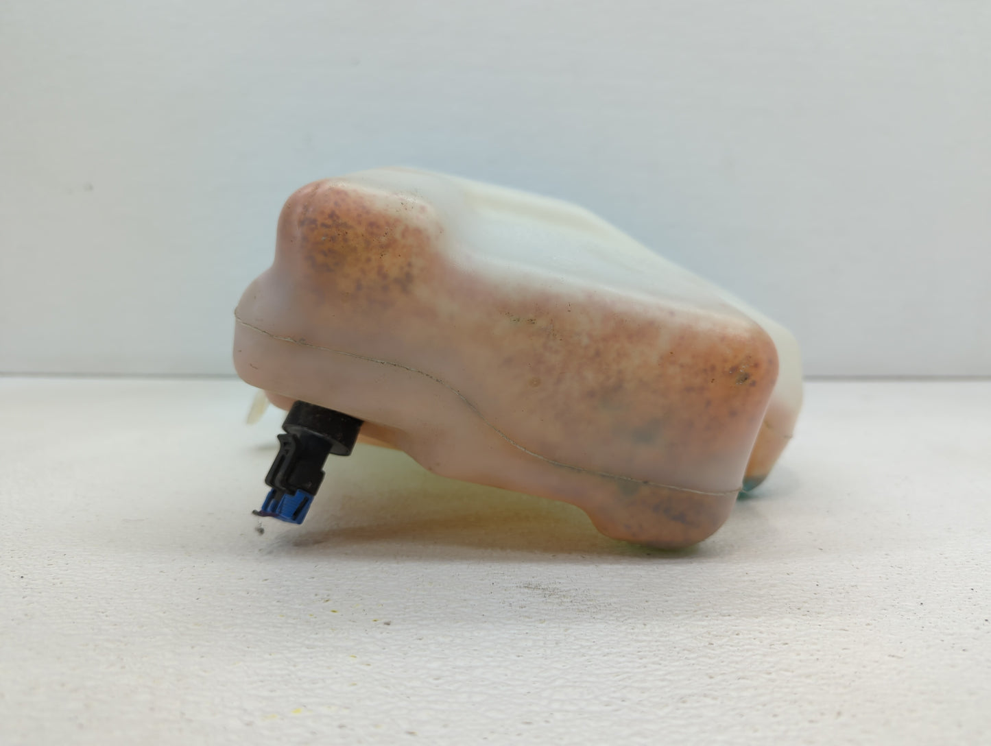 2010-2016 Buick Lacrosse Windshield Washer Fluid Reservoir Bottle Oem - Oemusedautoparts1.com