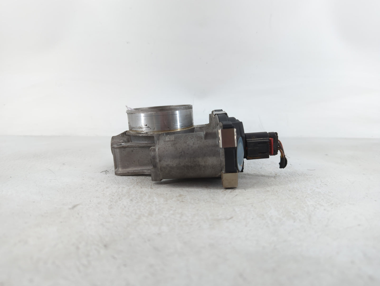 2012-2015 Buick Lacrosse Throttle Body P/N:12632101CA Fits Fits 2012 2013 2014 2015 OEM Used Auto Parts - Oemusedautoparts1.