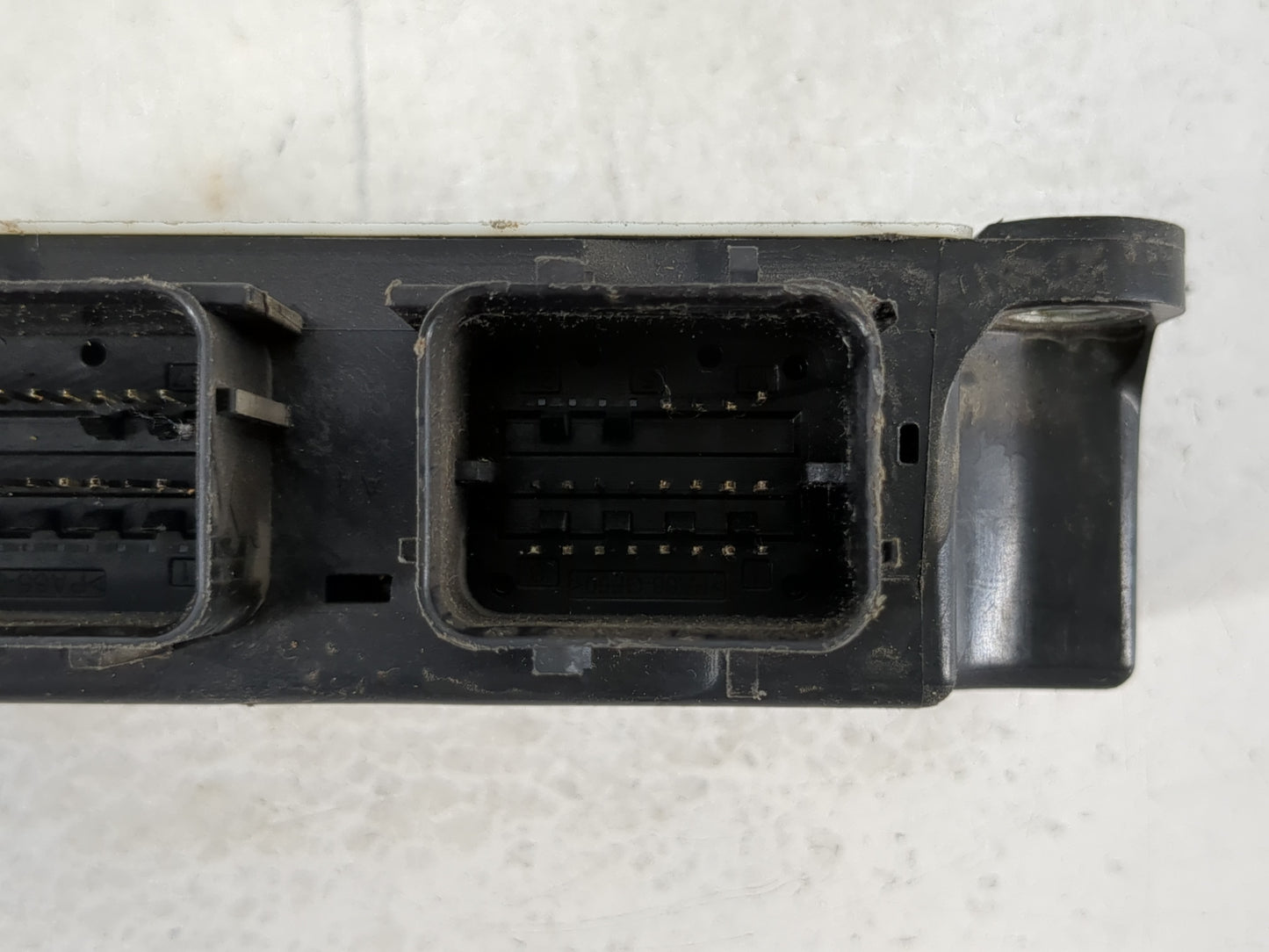 2014-2016 Buick Regal Chassis Control Module Ccm Bcm Body Control - Oemusedautoparts1.com