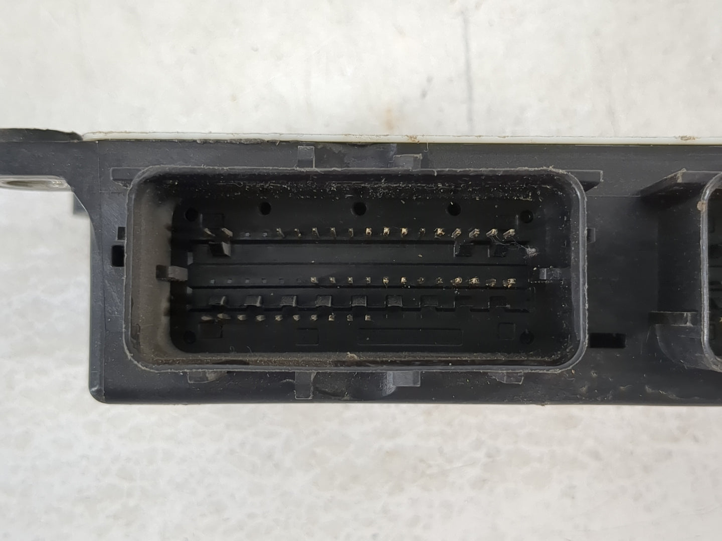 2014-2016 Buick Regal Chassis Control Module Ccm Bcm Body Control - Oemusedautoparts1.com