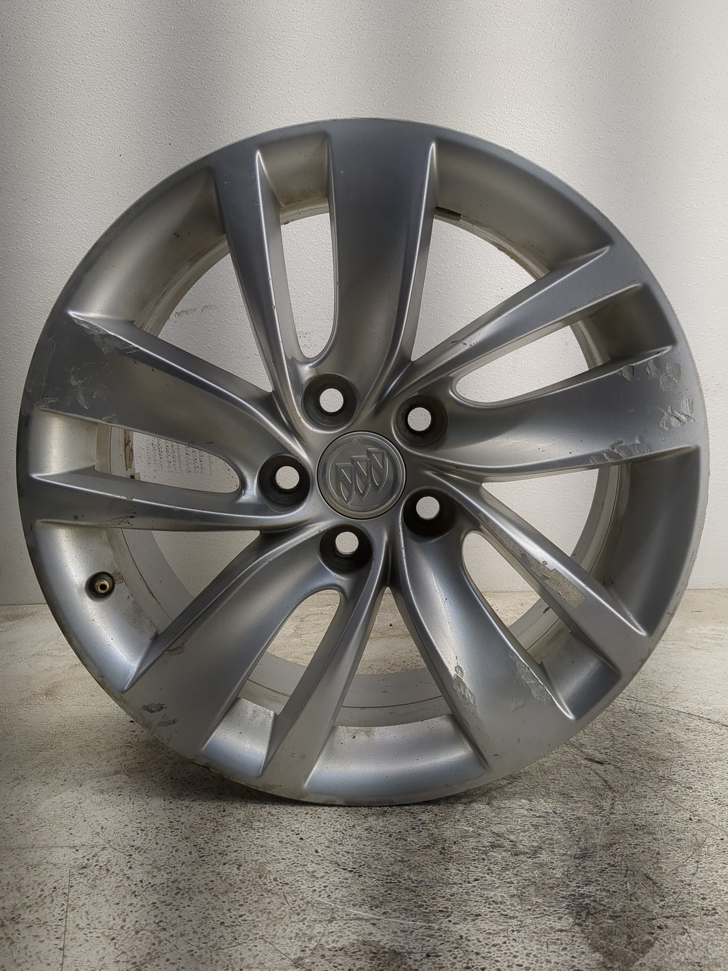 2014-2017 Buick Regal Oem Wheel Rim - Oemusedautoparts1.com