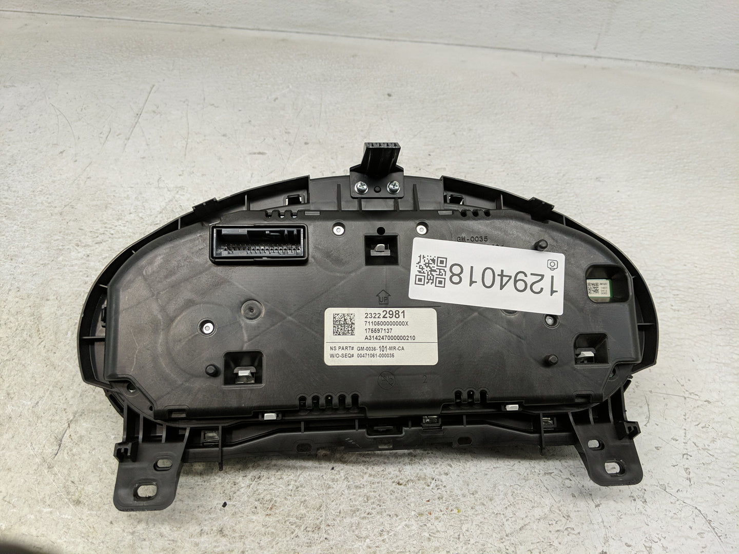 2015 Buick Regal Instrument Cluster Speedometer Gauges P/N:23222981 Fits OEM Used Auto Parts - Oemusedautoparts1.com