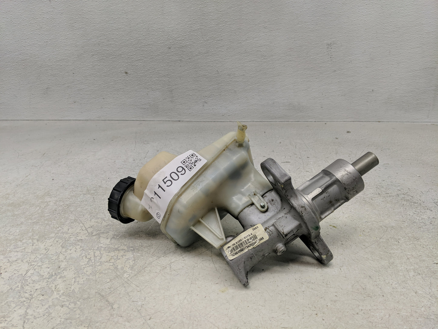 2011-2017 Buick Regal Brake Master Cylinder - Oemusedautoparts1.com