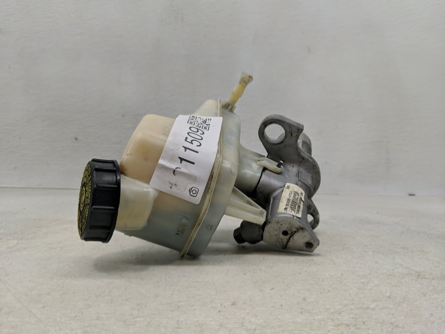 2011-2017 Buick Regal Brake Master Cylinder - Oemusedautoparts1.com