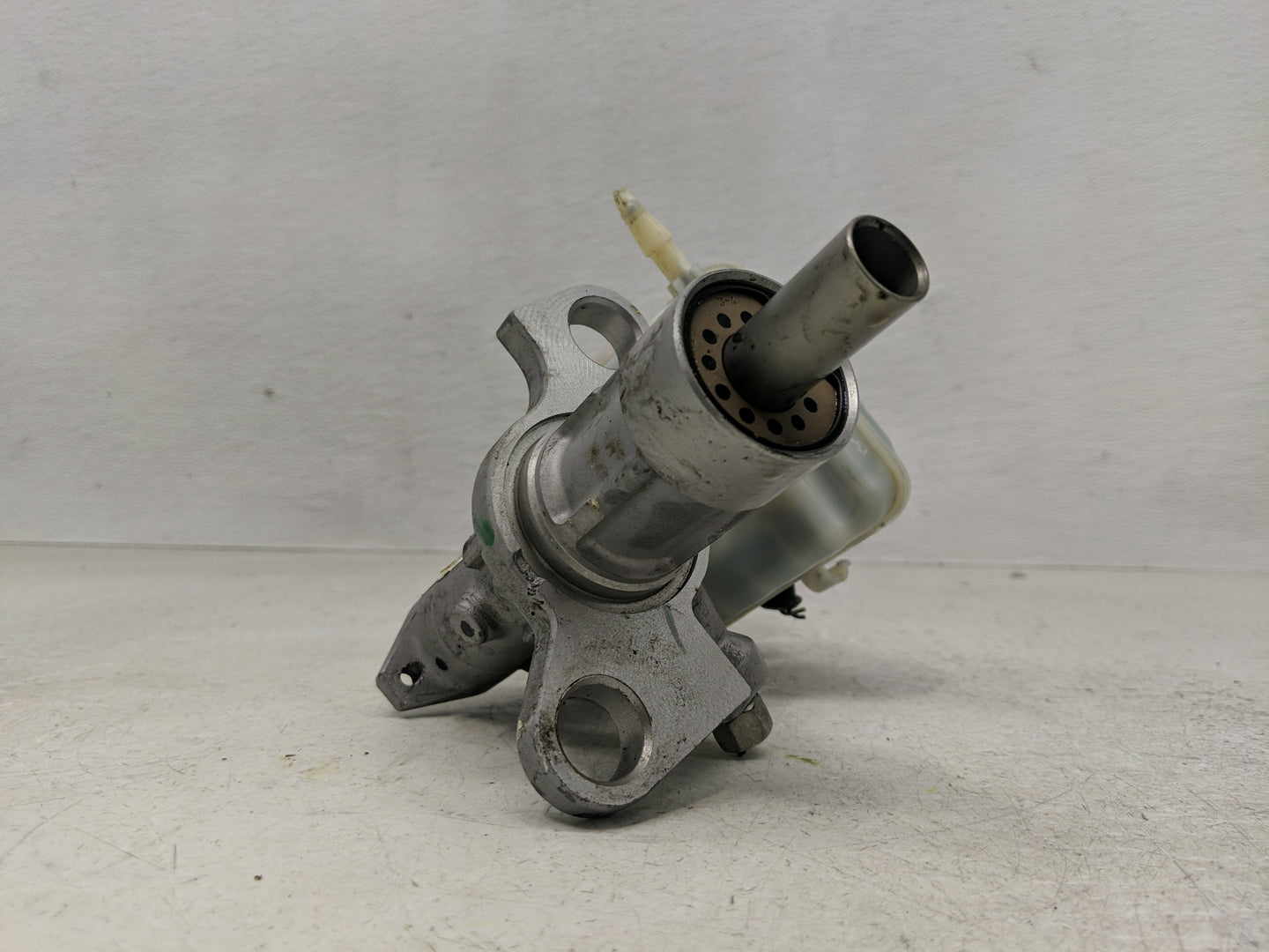2011-2017 Buick Regal Brake Master Cylinder - Oemusedautoparts1.com
